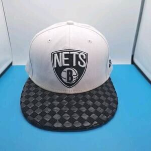 New Era 59Fifty Brooklyn Nets Fitted 7 3/8 Hat Cap Black Weaved Brim